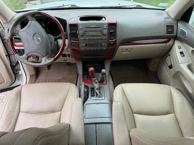 interior 2.jpg