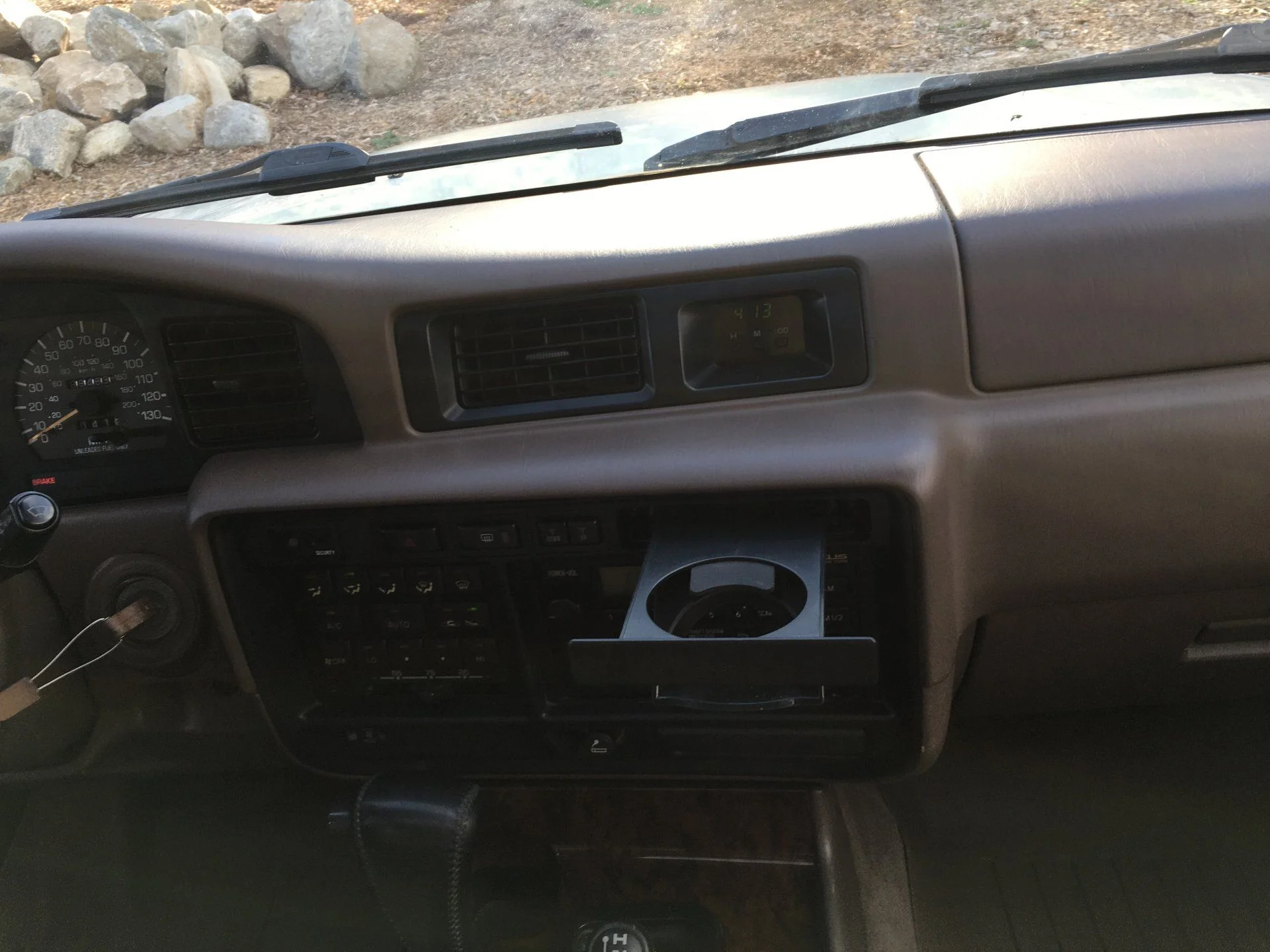 Interior Cupholder 2.webp