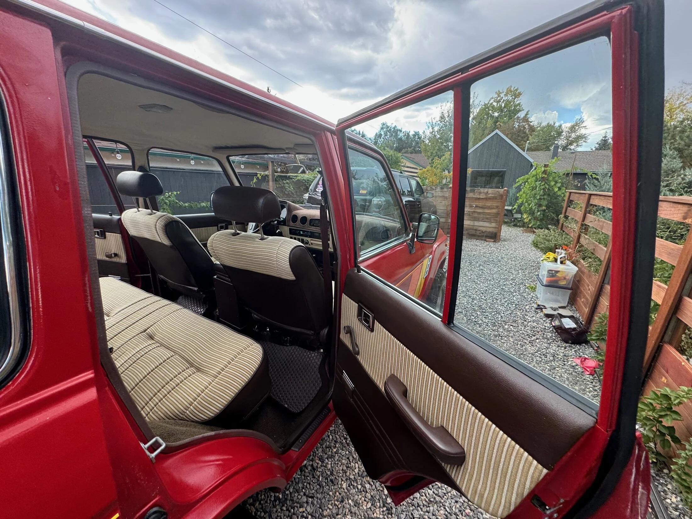 Interior FJ60 - 16.webp