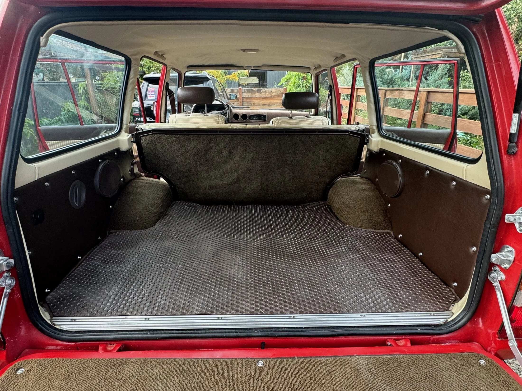 Interior FJ60 - 20.webp