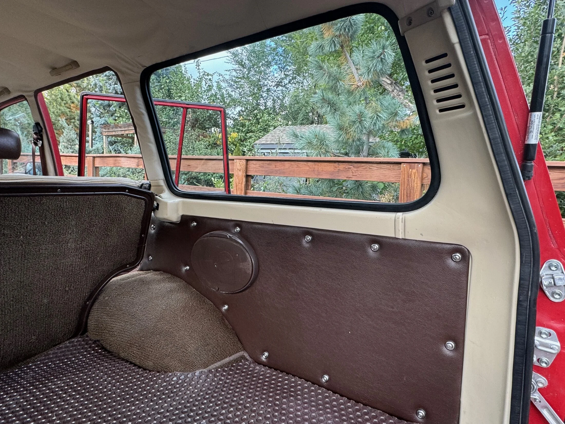 Interior FJ60 - 22.webp