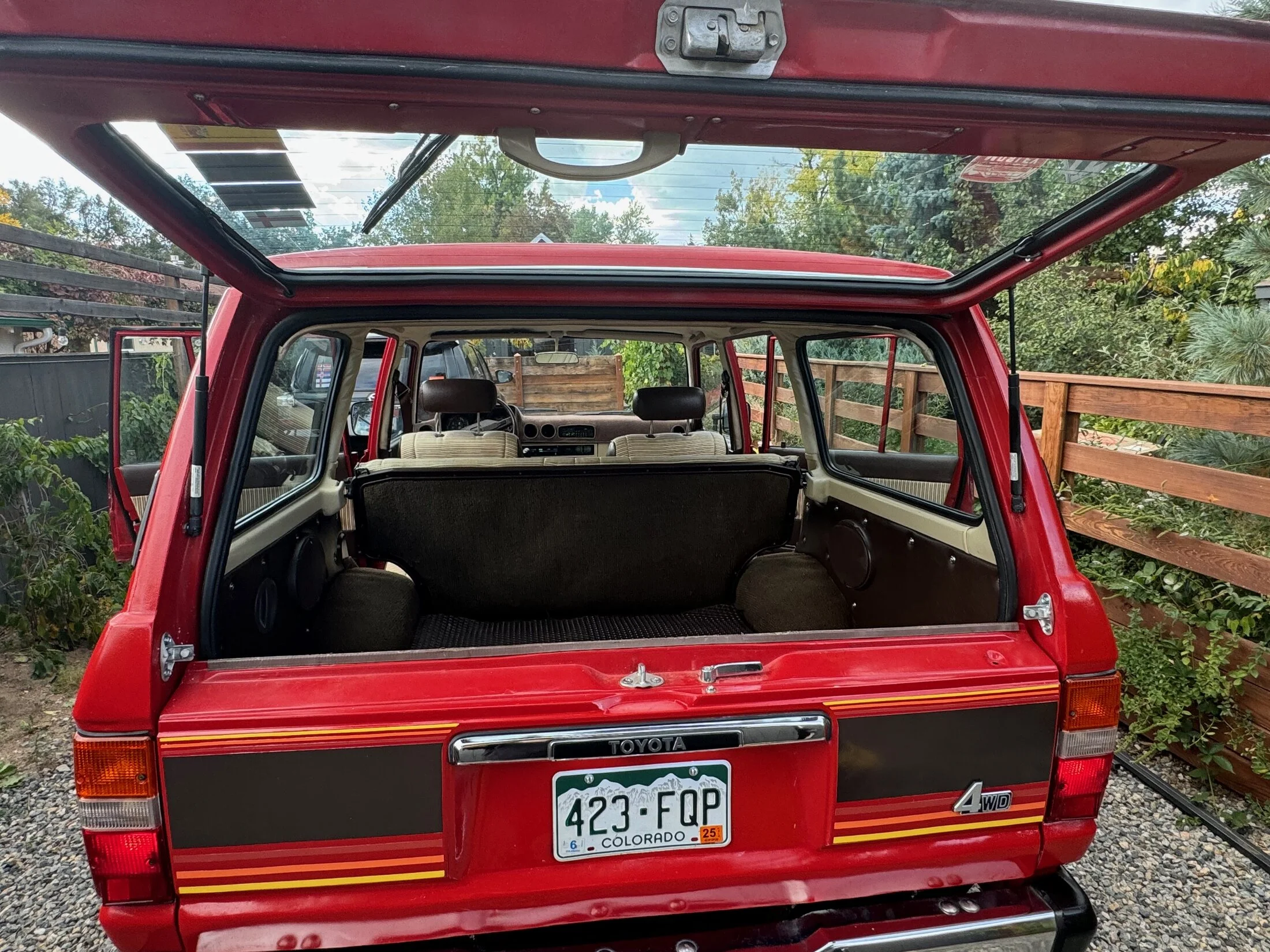 Interior FJ60 - 25.webp