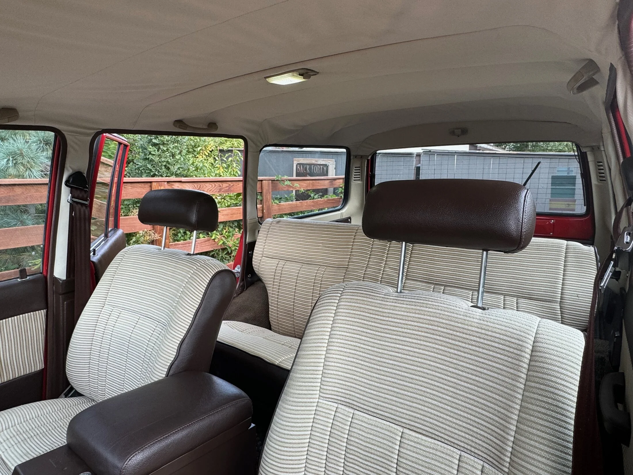 Interior FJ60 - 26.webp