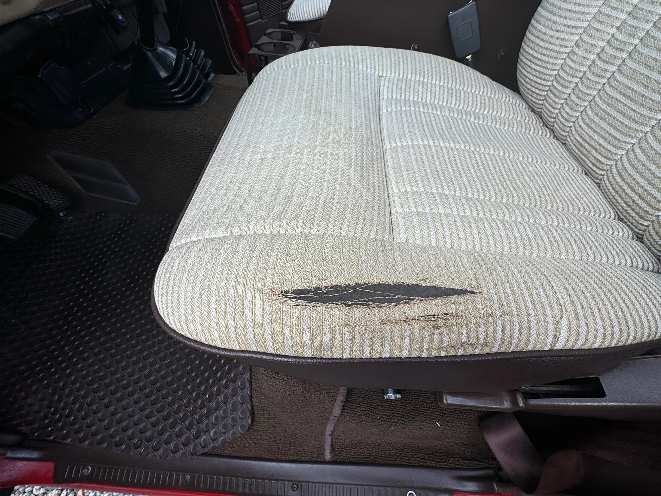 Interior FJ60 - 4.webp