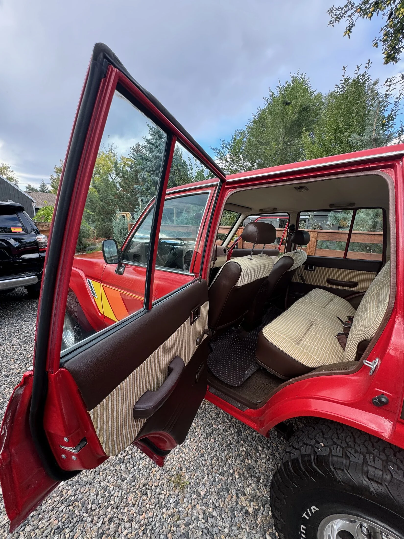 Interior FJ60 - 6.webp