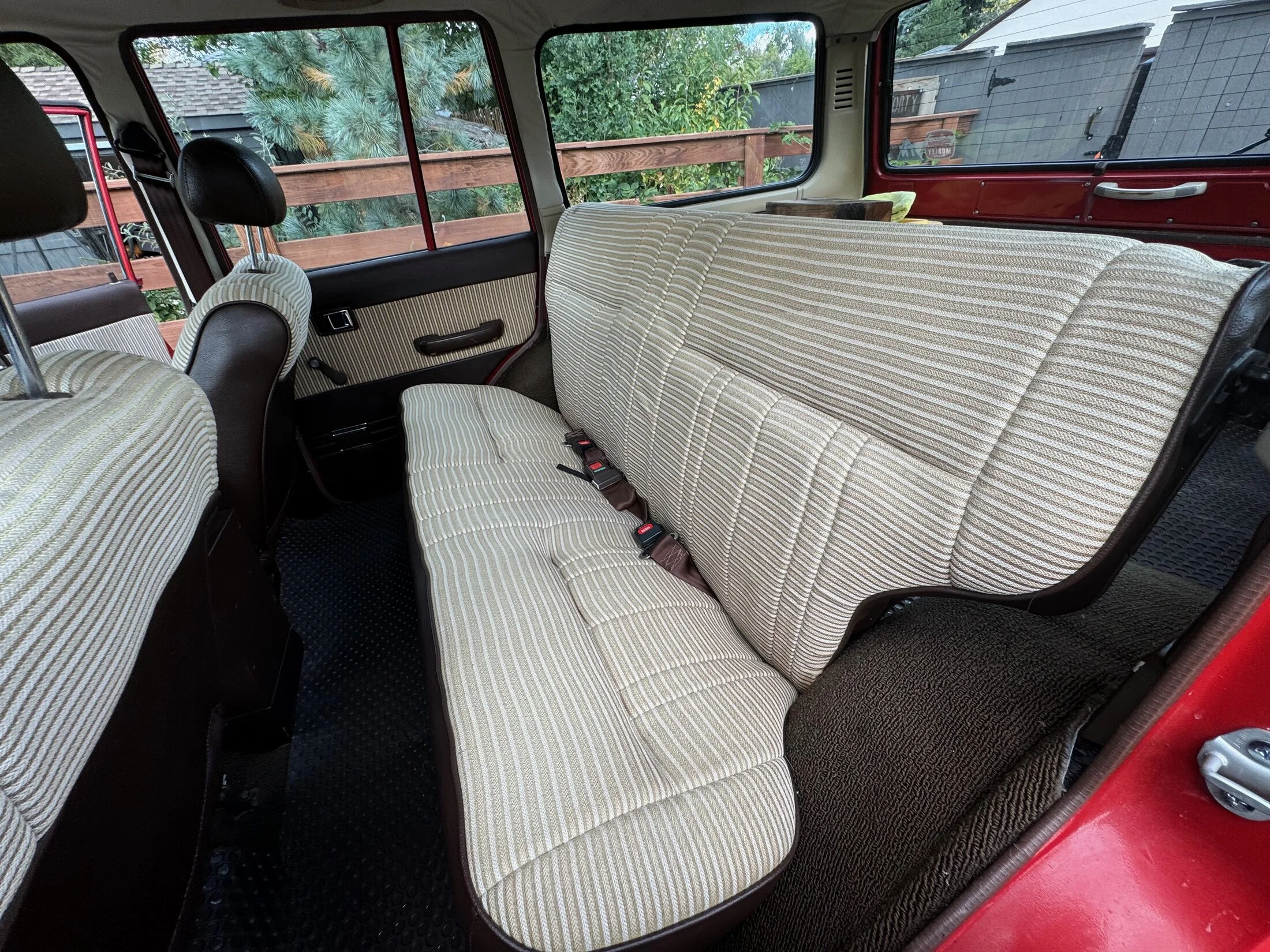Interior FJ60 - 8.webp