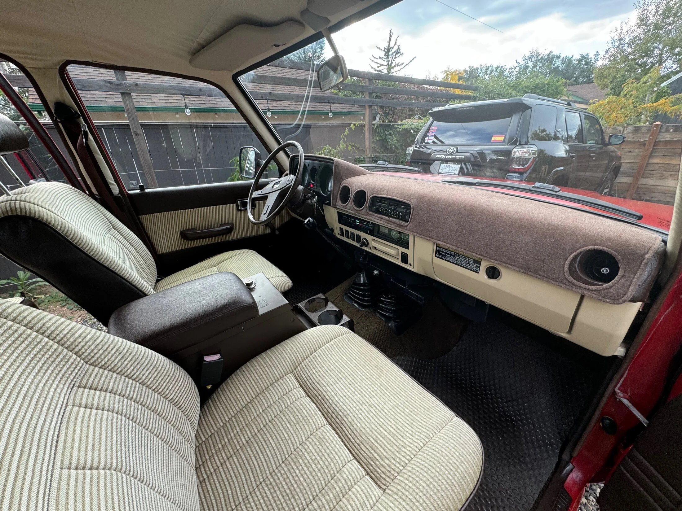 Interior FJ60 - 9.webp