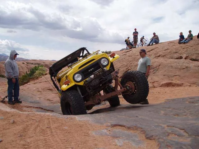 J-wheel-lift.webp