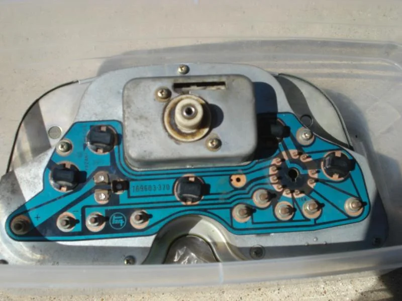 jan_1979_amp_connector.webp