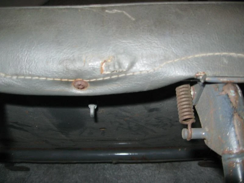 jump seats 002.webp