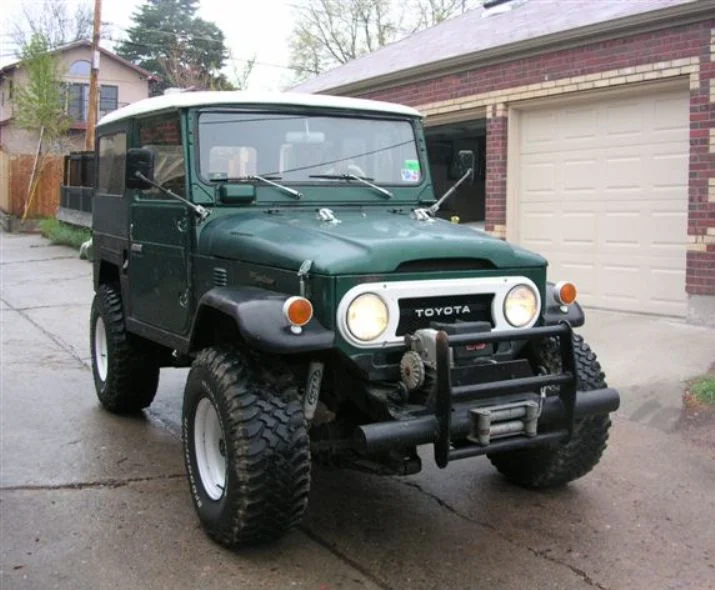 Kevin's FJ40 in Denver-2-OMC's Garage.jpg