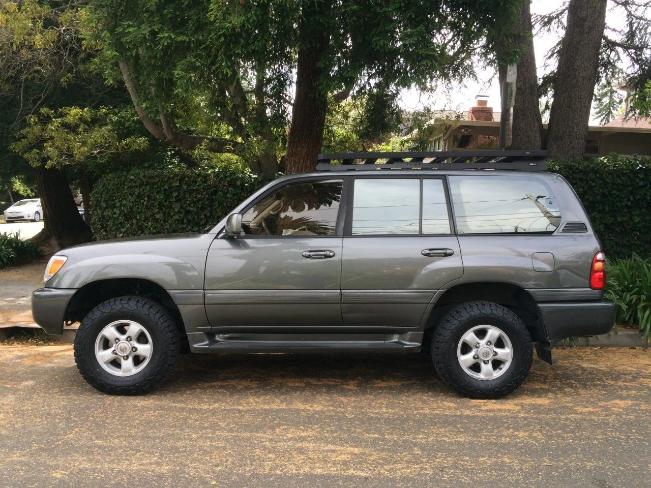 ランドクルーザー100 BFGoodrich 275/70R16 ランドクルーザー100 BFGoodrich 275/70R16 ランドクルーザー100
