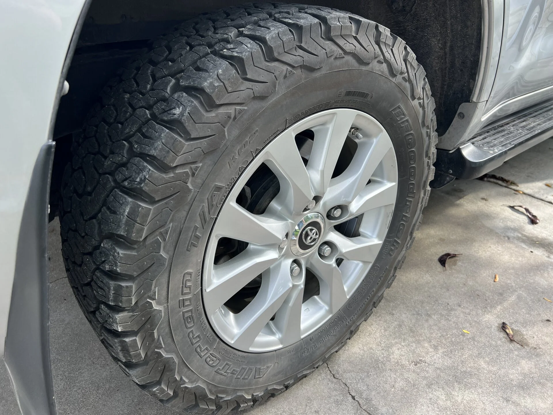 Land Cruiser-05.jpg