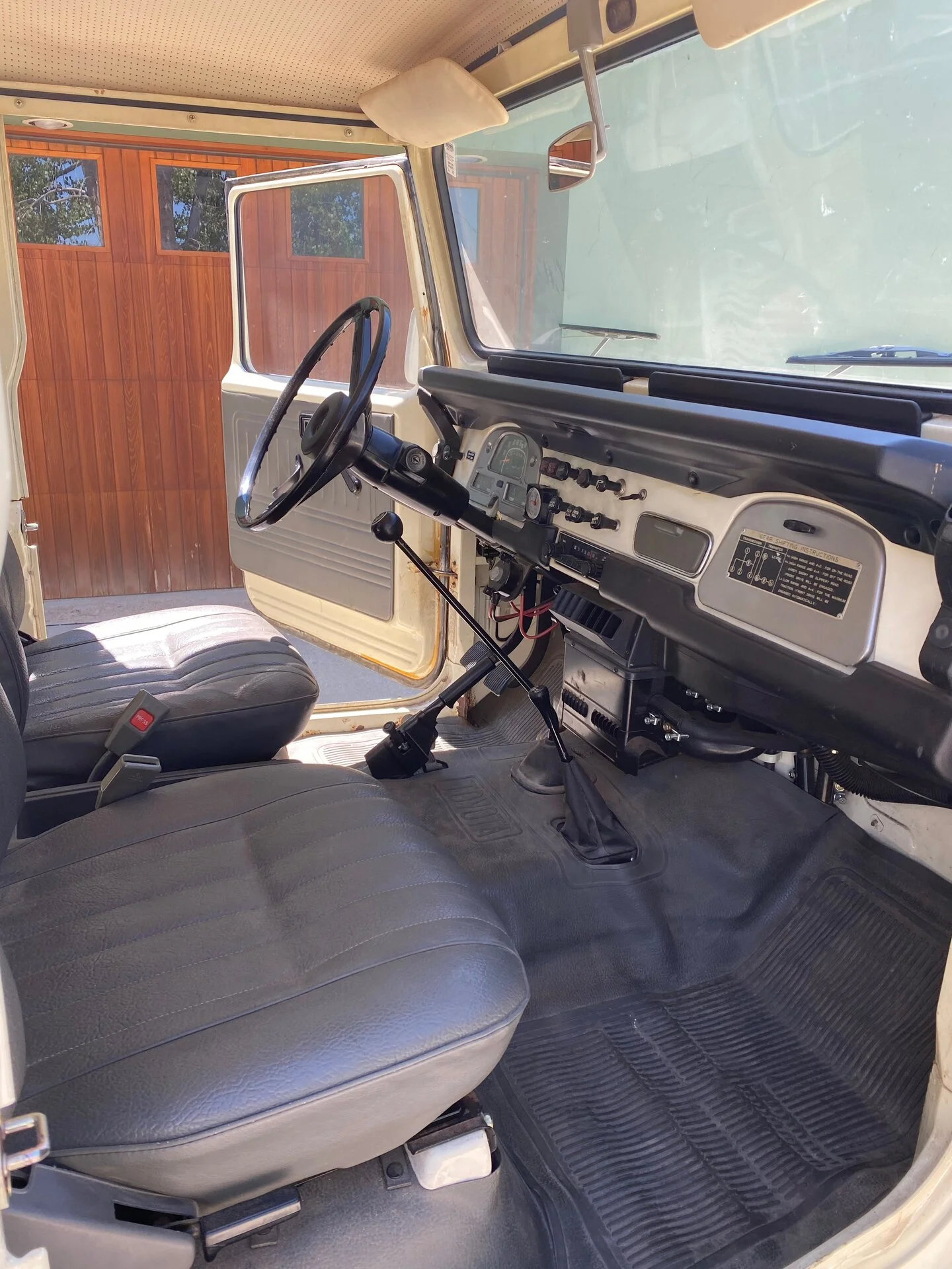 Land Cruiser - 2 of 7.jpeg