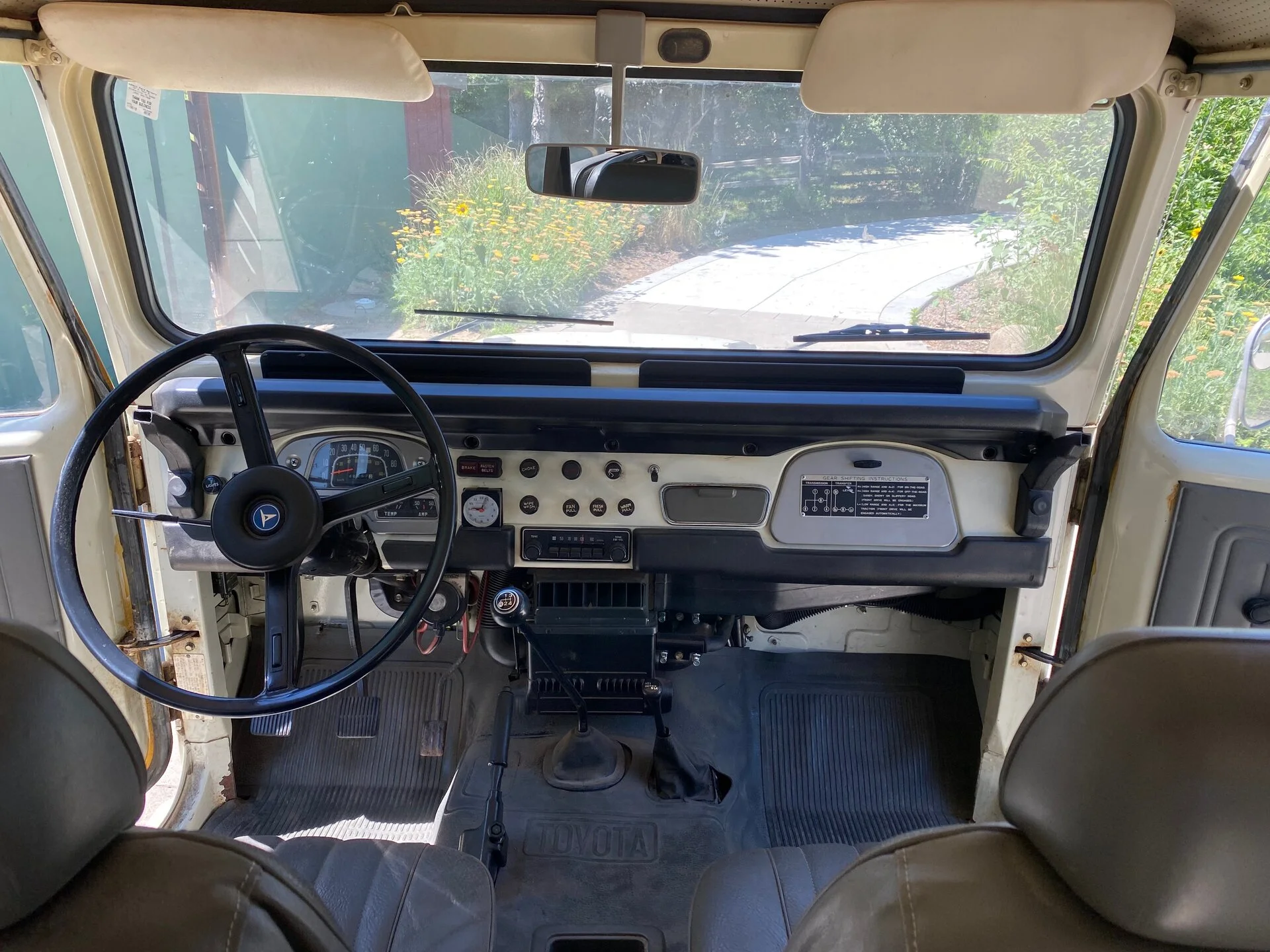 Land Cruiser - 4 of 7.jpeg