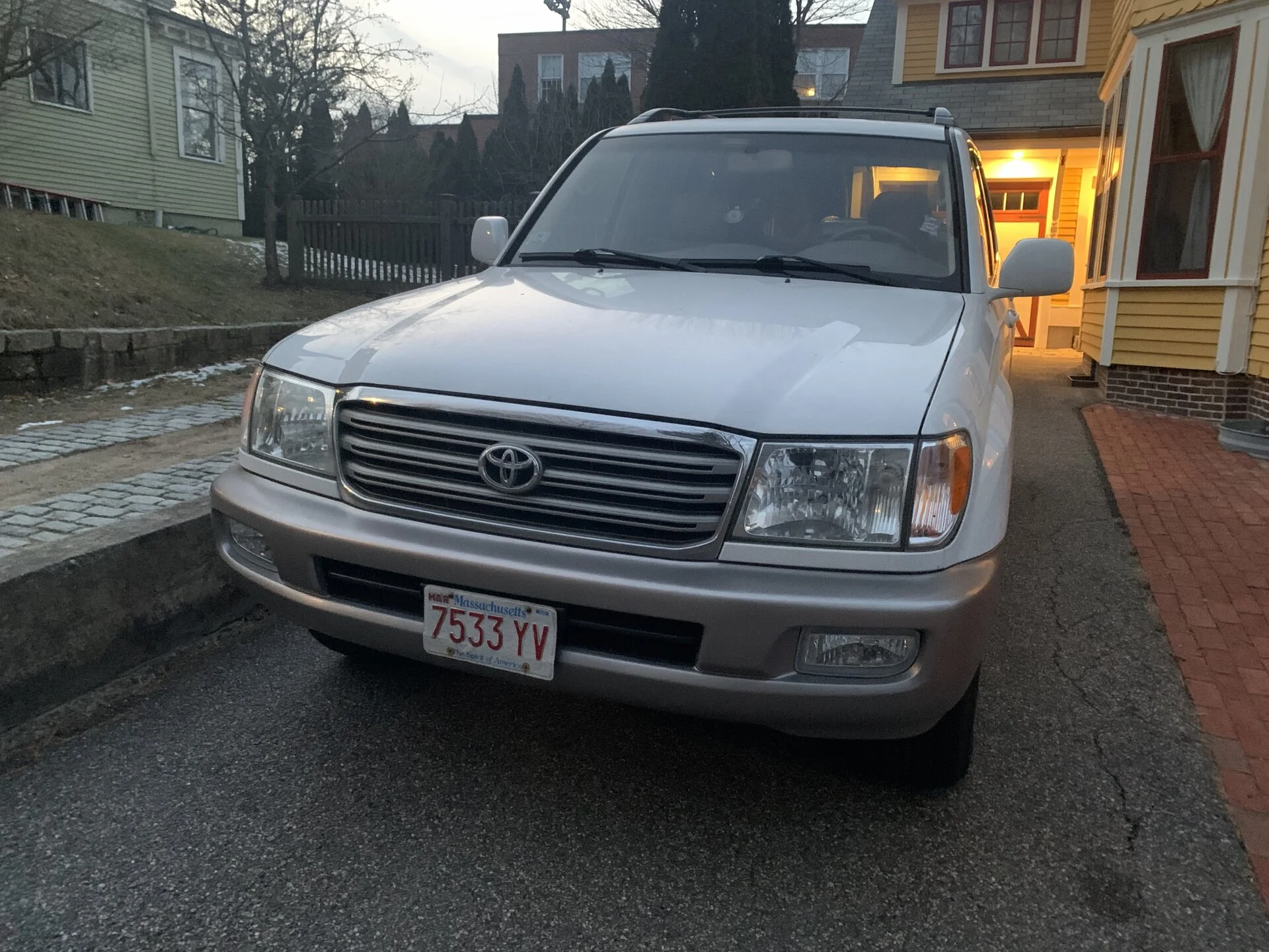 Land Cruiser Front.webp