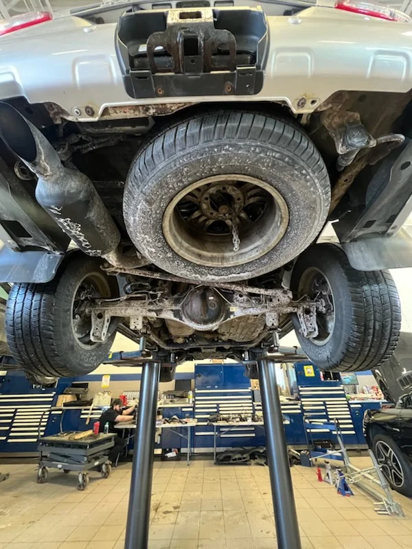 Land Cruiser on Lift (6).webp