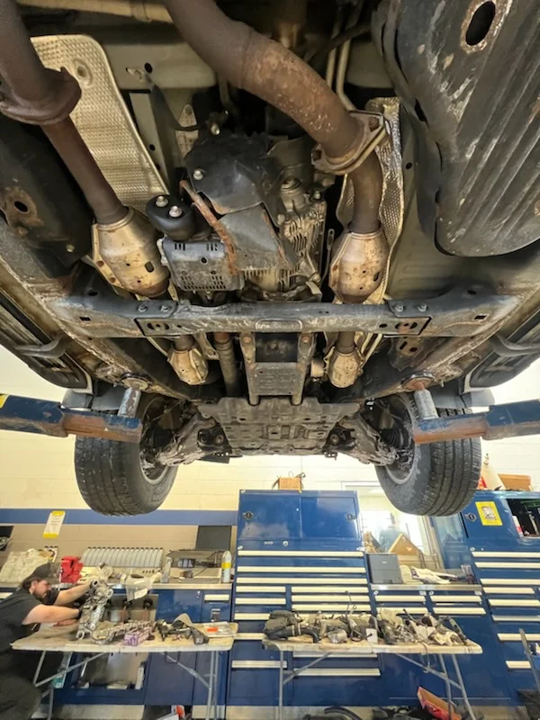 Land Cruiser on Lift (8).webp