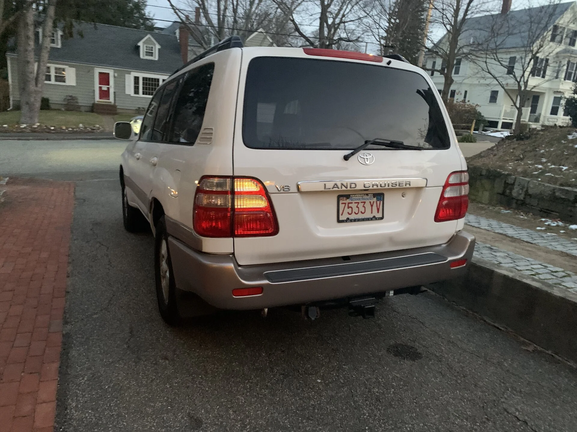 Land Cruiser Rear.webp