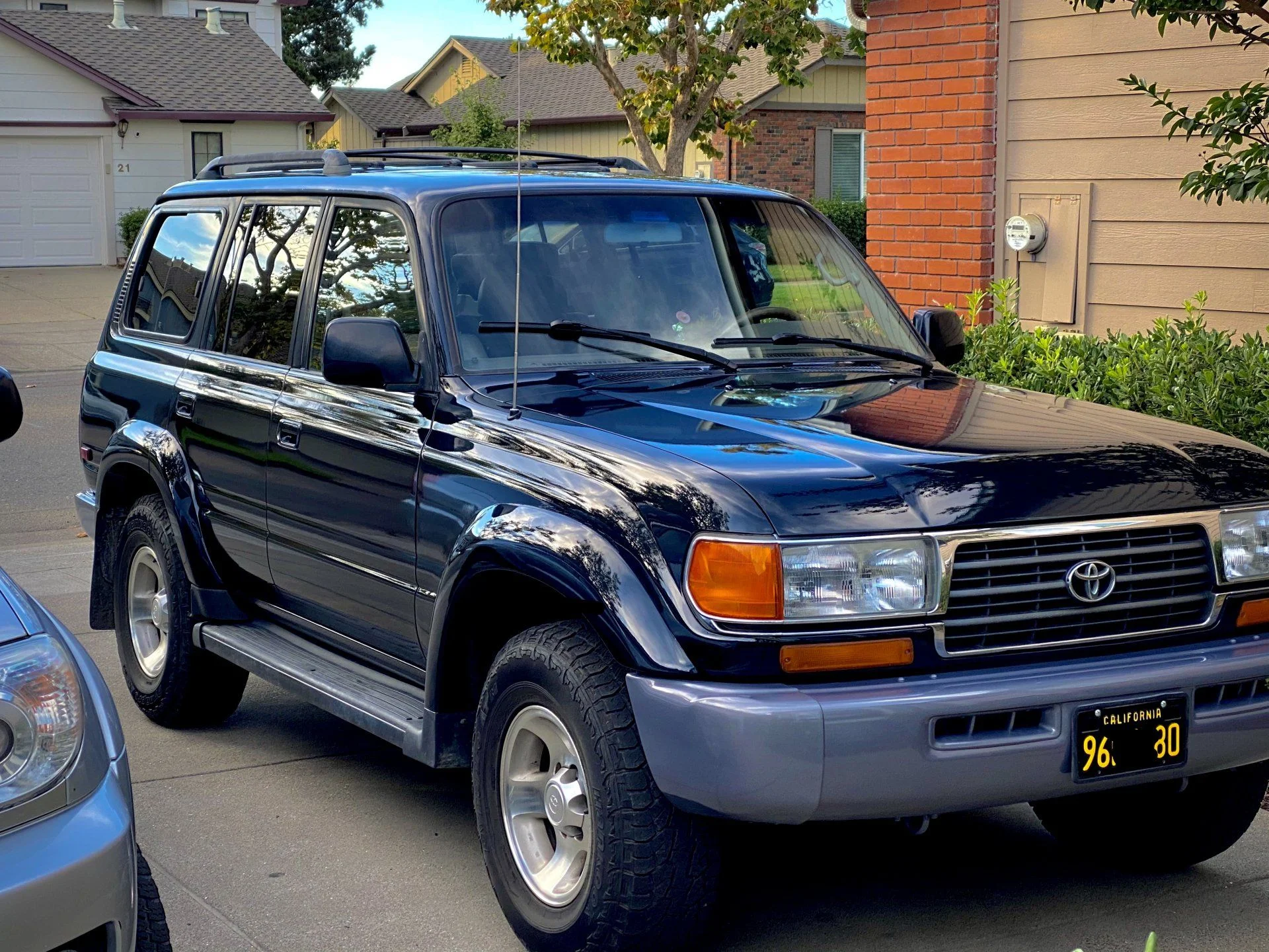 Land Cruiser redcated.webp