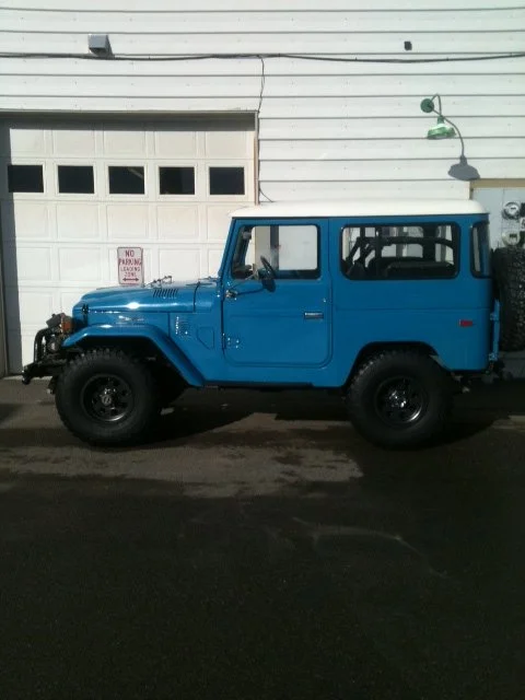 land cruiser side view.webp