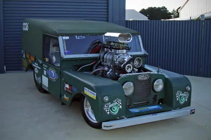 land_rover_defender_dragster-05.webp