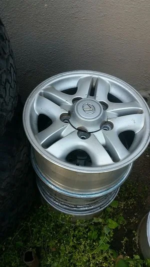 Landcruiser 100 wheels.webp