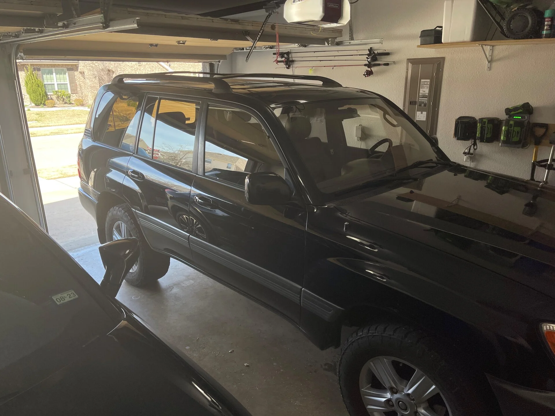 LandCruiser Garage wRack 030623.webp