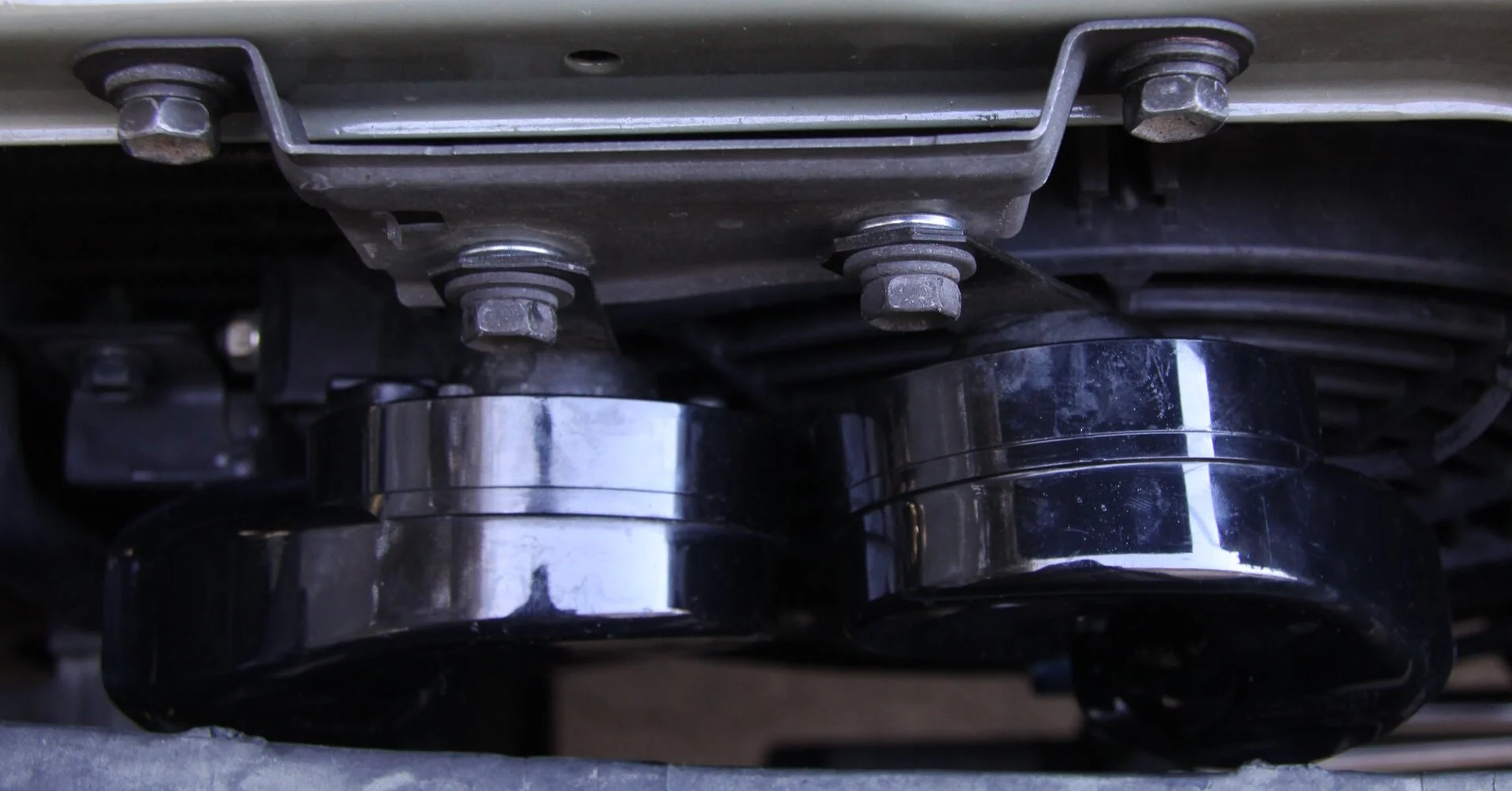 LandCruiser-SubaruMarukoHorns-3.webp