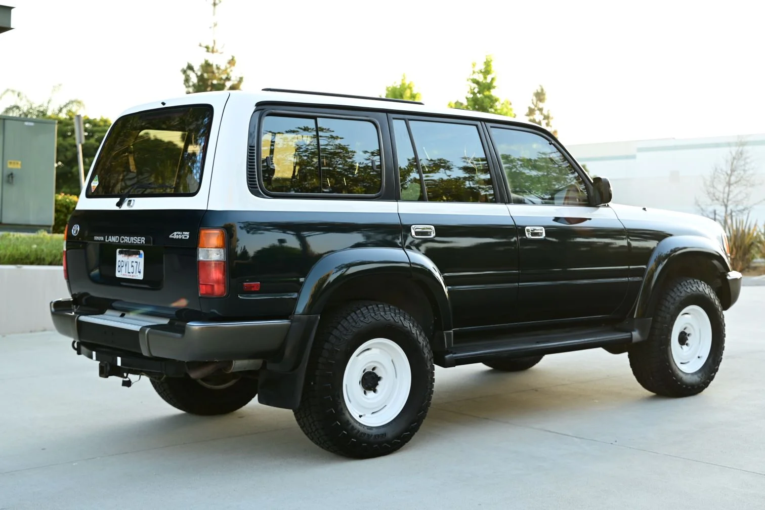 LandCruiser80 RightRR.webp
