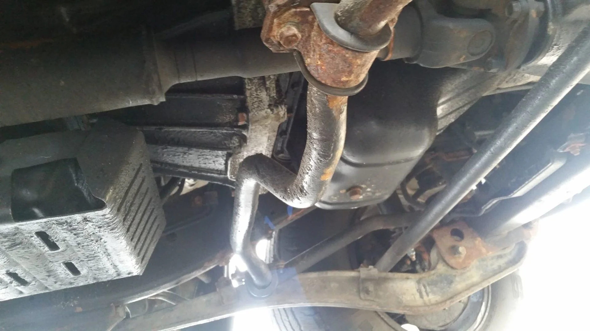 landcruiserunder04.webp