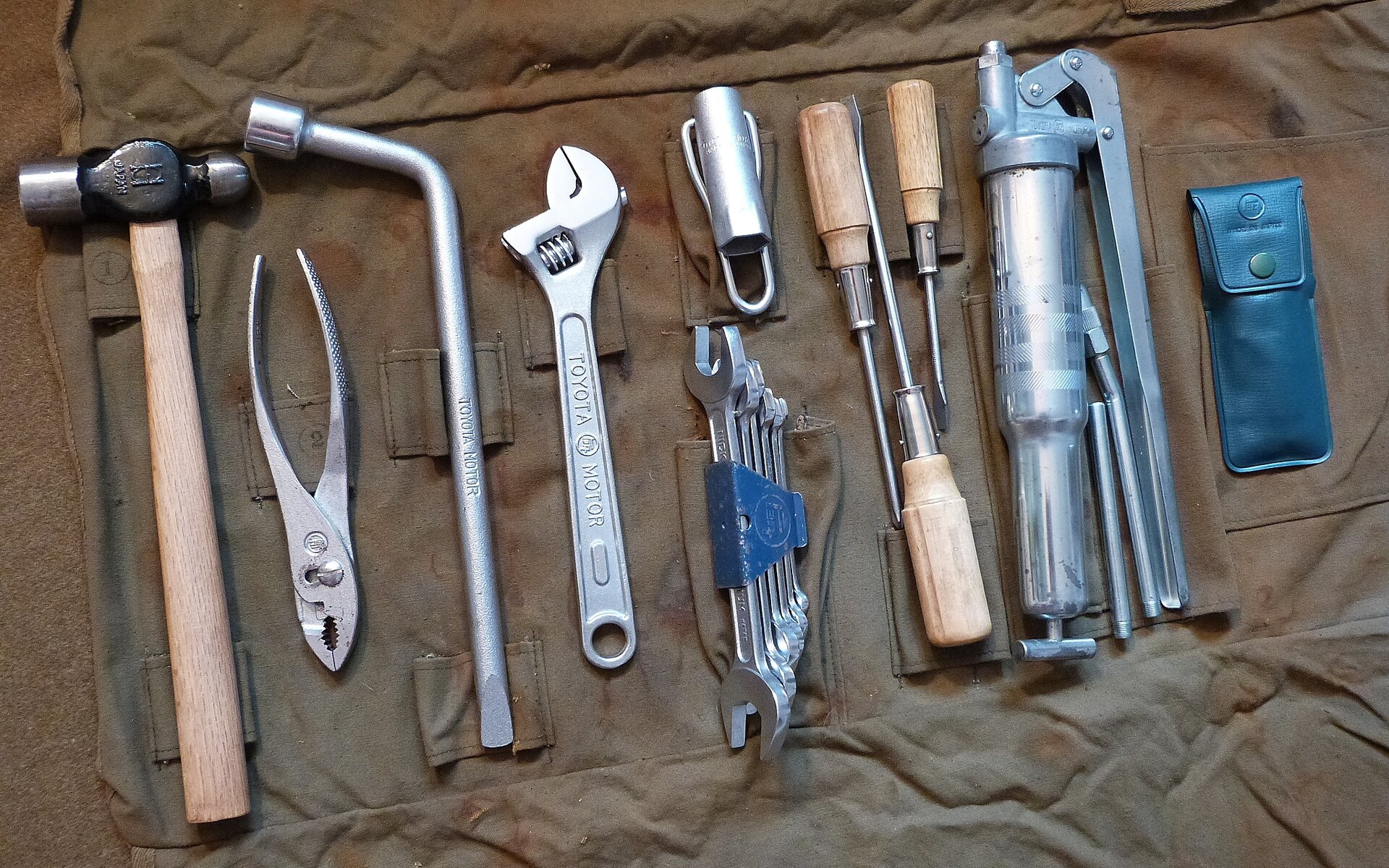 Large Tool Roll.jpg
