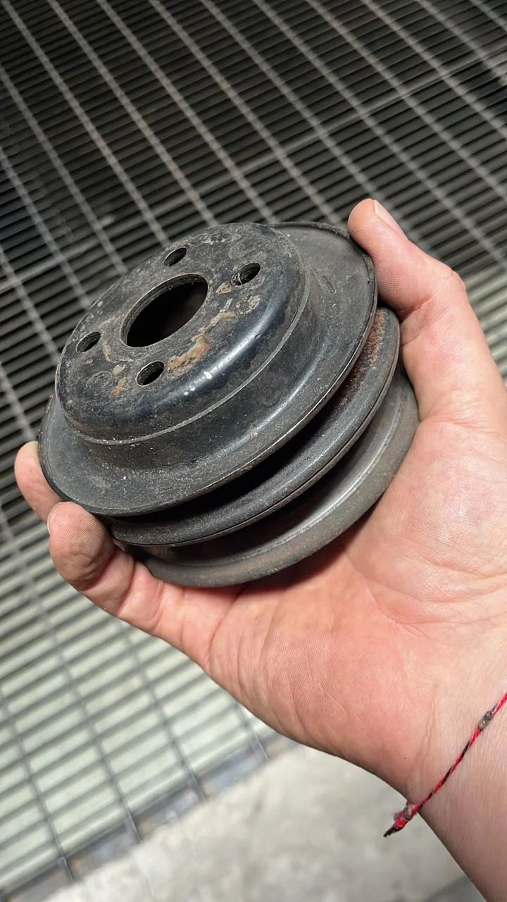 Later_FJ40_Water_Pump_Pulley.webp