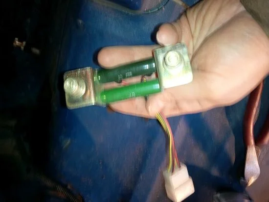 LC-20150329-031 - Dash Green Resistor Looking Thing Removal Pic 5 (Mud).webp