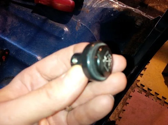 LC-20150329-039 - Dash Windshield Wiper Switch Removal Pic 2 (Mud).webp