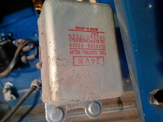 LC-20150329-079 - Fuel Control Relay Removal Pic 6 (Mud).webp