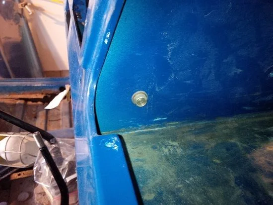 LC-20150329-094 - Dash White Capacitor Looking Thing Removal Pic 3 (Mud).webp