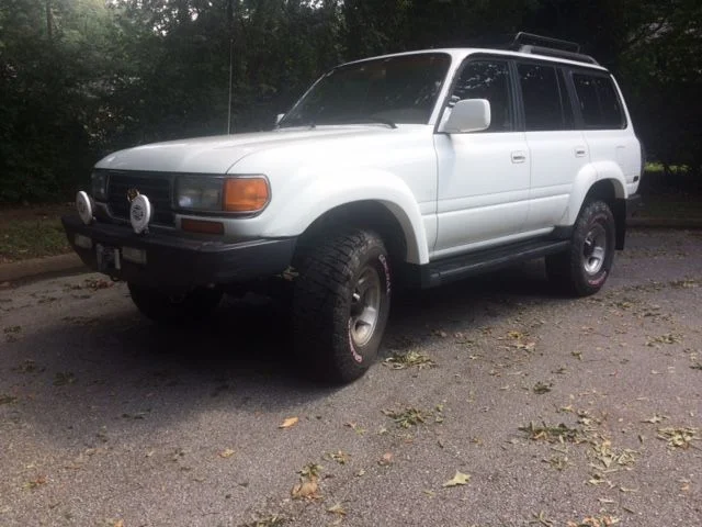 1996  White rust free southern Cruiser no lockers
