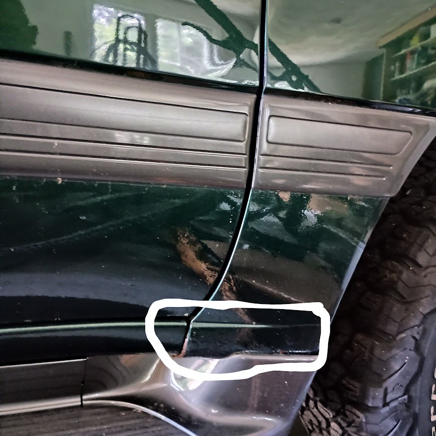 LC100 Fender rust.jpg