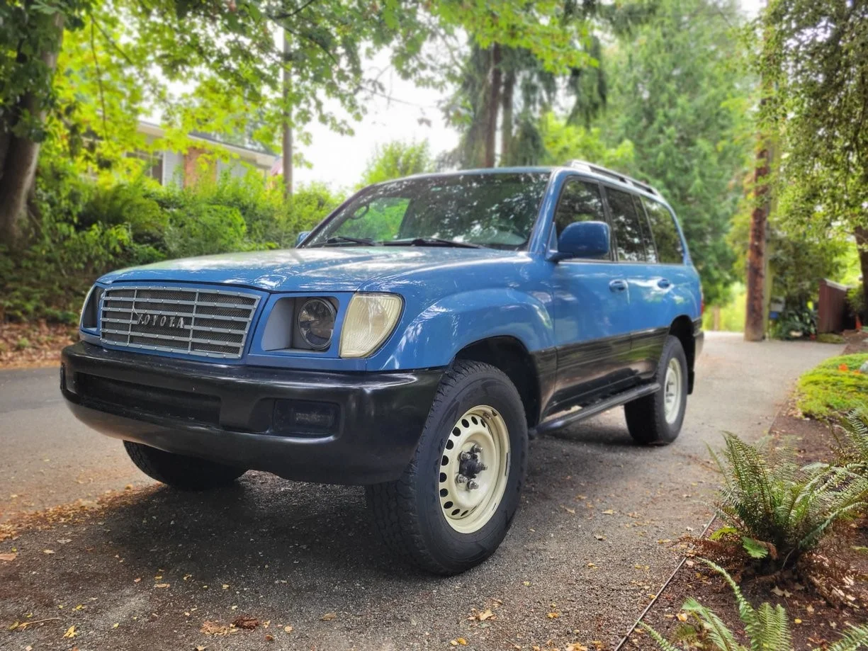 LC100 front right.webp