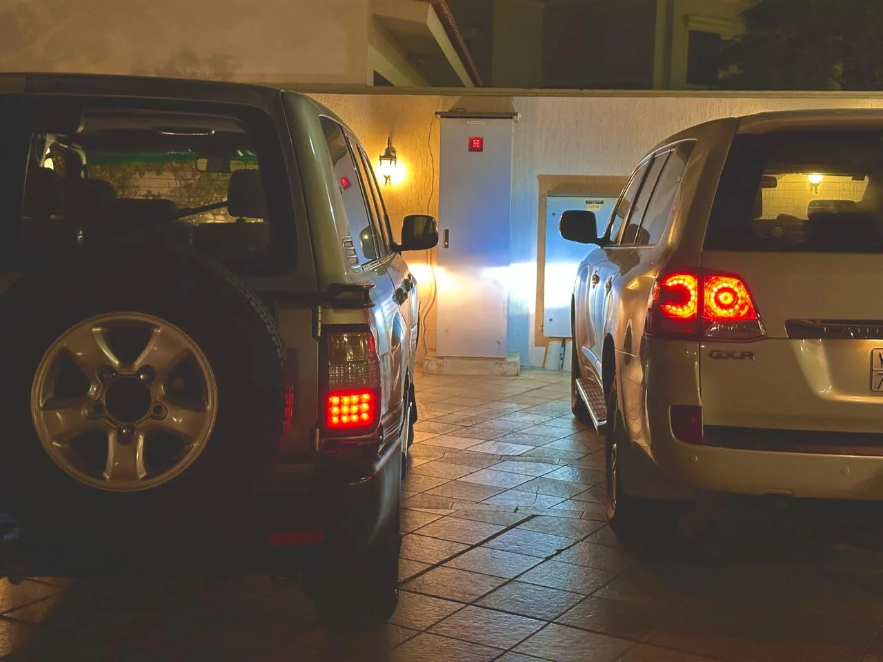 LC100 with LC200.jpg
