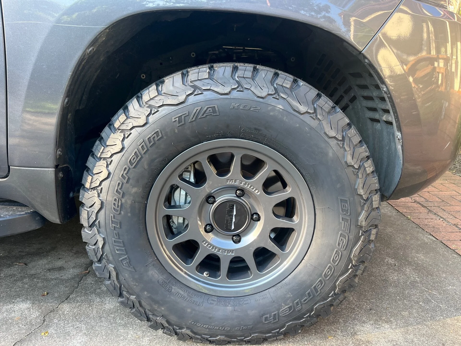 lc200 wheel well.webp