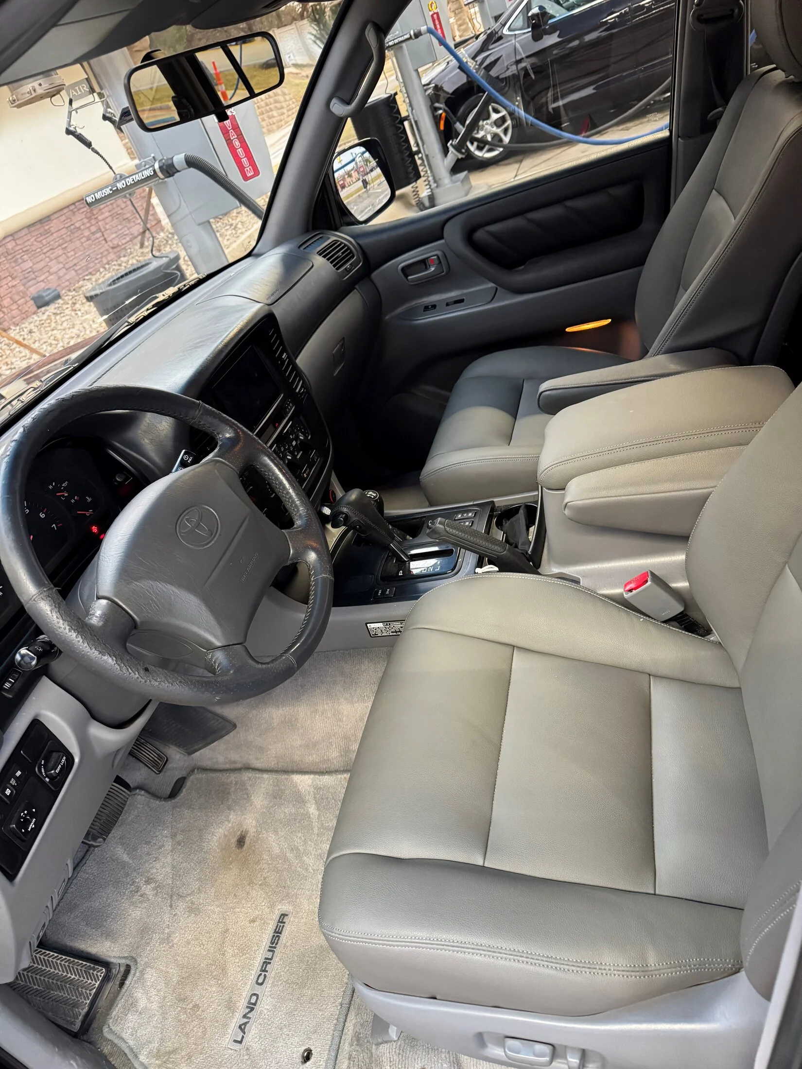 LC300K interior.webp