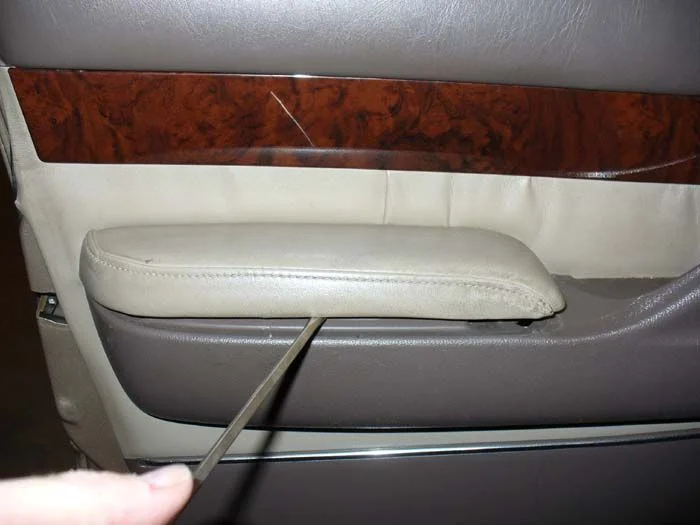 Leather Instal arm and Headrest 011.webp