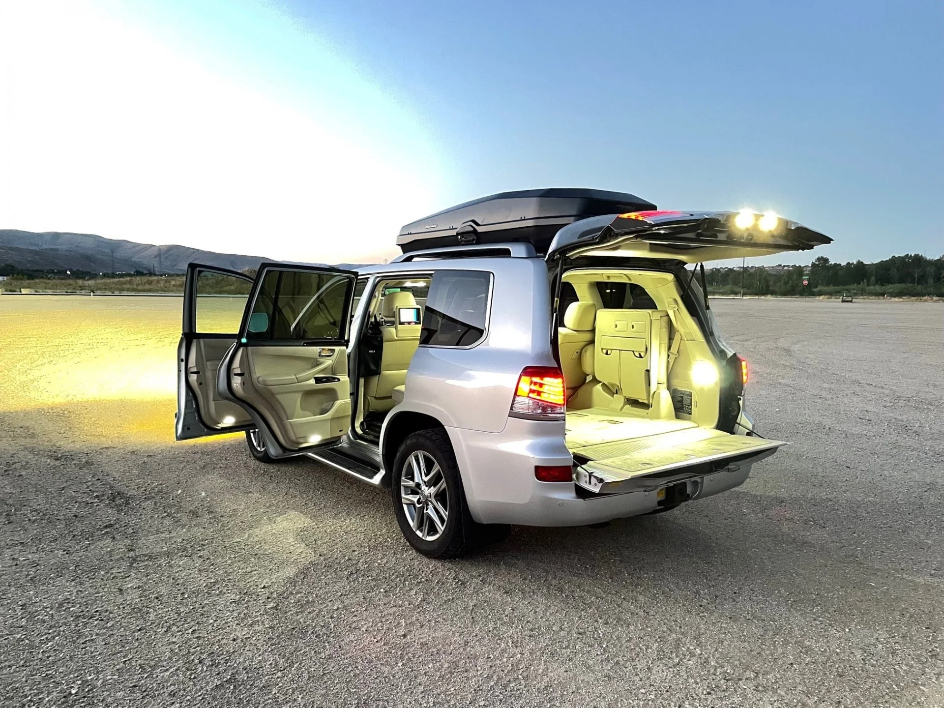 LED - Outside  cargo.jpg