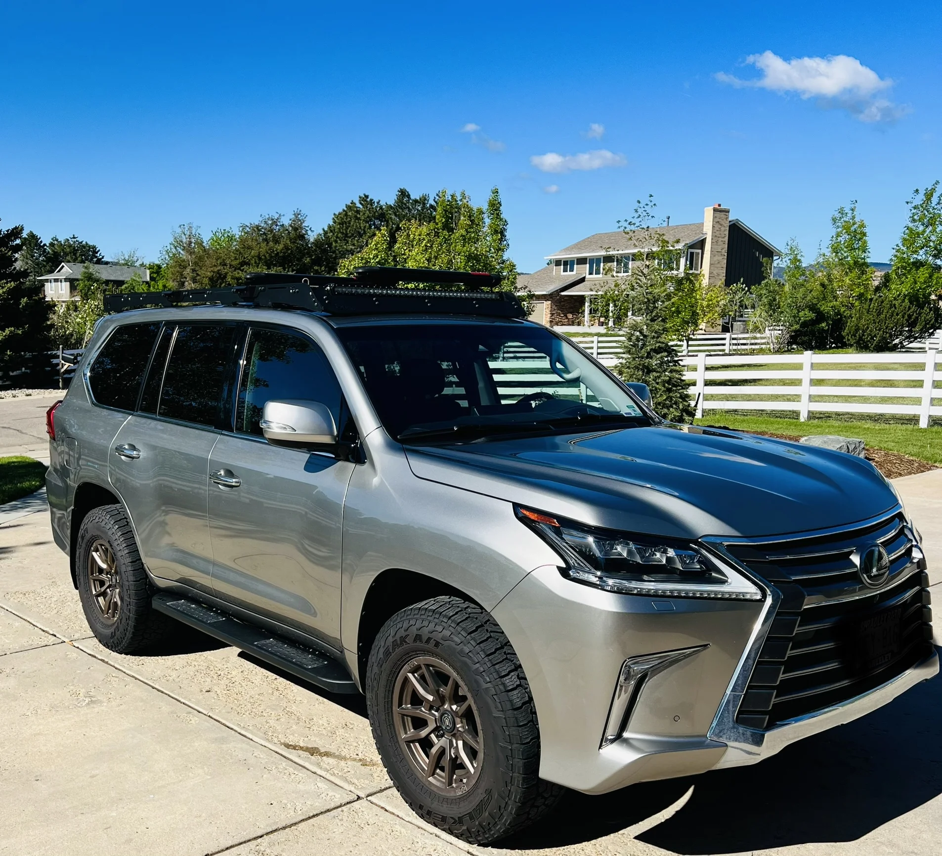 Lexus LX4.webp