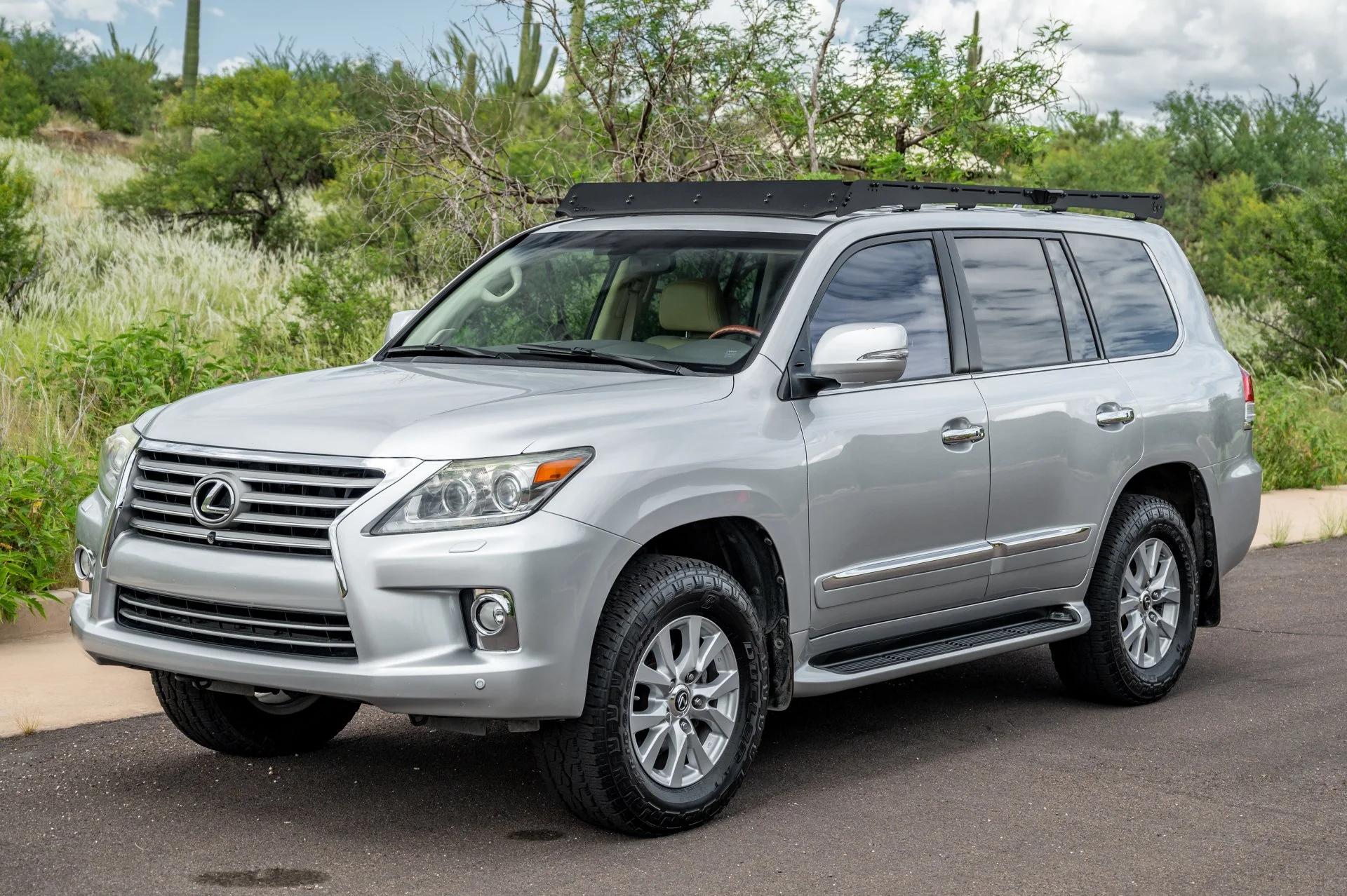 Lexus LX570_20220903 - 001.webp