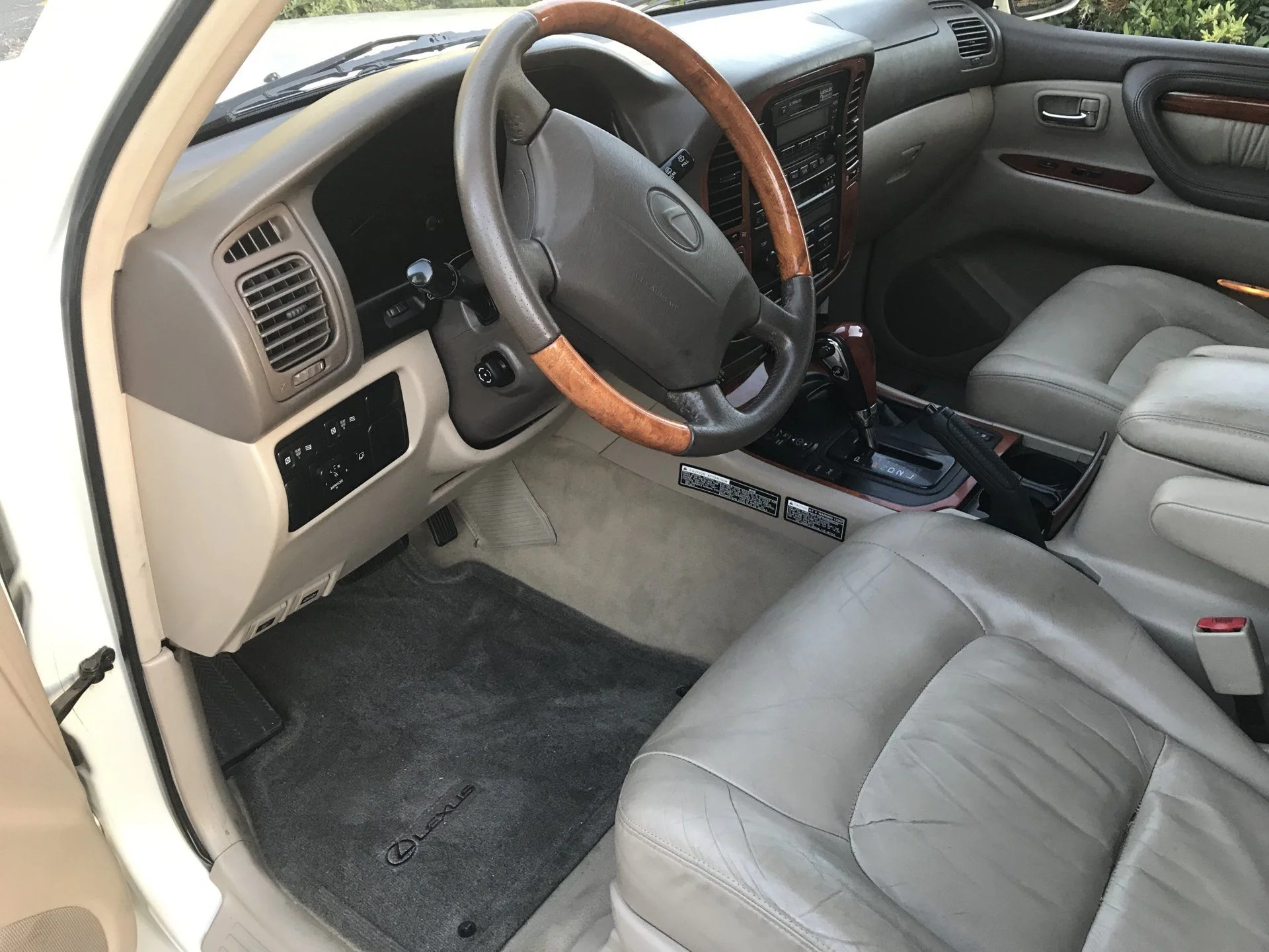 lexus2.jpg