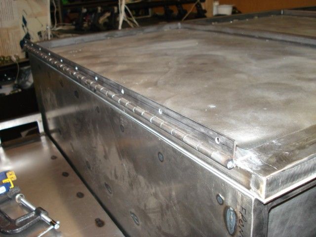 lid hinge.JPG