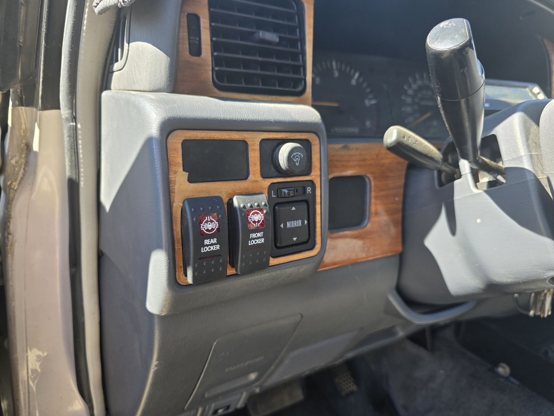 locker switches installed.jpg